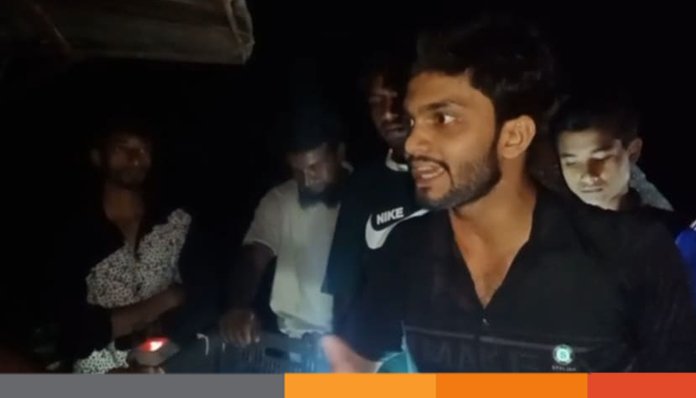 মুগদার ধুঁকতে থাকা সড়ক: বছররে পর বছর জনর্দুভোগে মানুষ