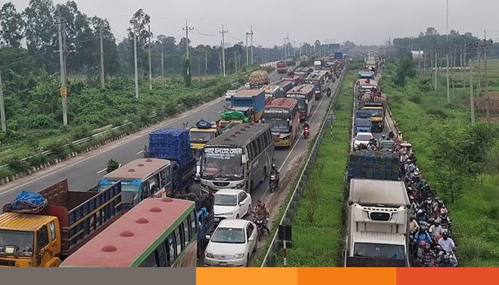 ঢাকা-টাঙ্গাইল মহাসড়কে ২৫ কিলোমিটার এলাকায় যানবাহনের ধীরগতি
