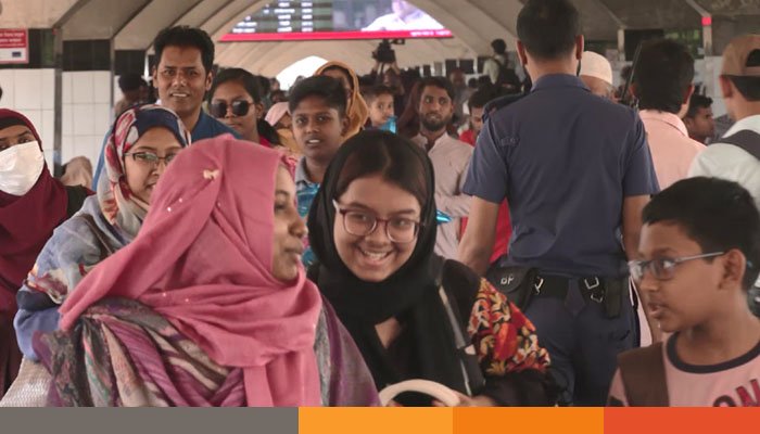 ছুটি কাটিয়ে স্বস্তিতে ঢাকায় ফিরছে মানুষ ছুটি কাটিয়ে স্বস্তিতে ঢাকায় ফিরছে মানুষ
