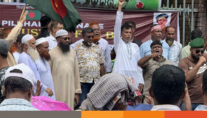 দুপুর ১২টার মধ্যে দাবি না মানলে যমুনা অভিমুখে পদযাত্রা দুপুর ১২টার মধ্যে দাবি না মানলে যমুনা অভিমুখে পদযাত্রা