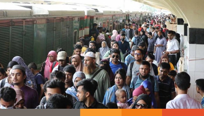 ঈদের ছুটি শেষে রাজধানীতে ফিরছে মানুষ