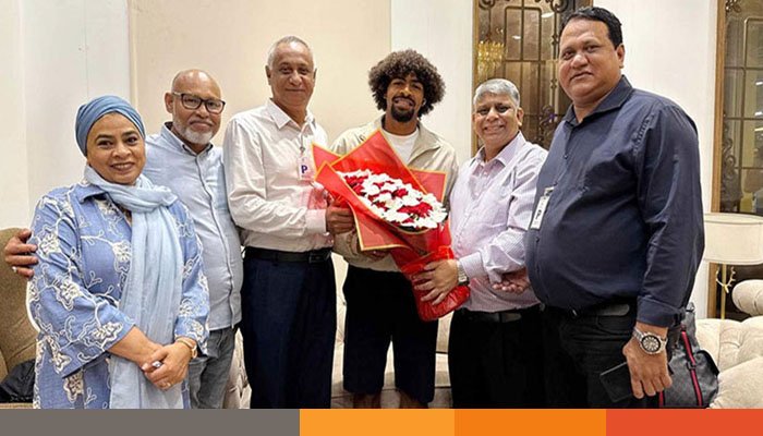 দুই ম্যাচ খেলতে দেশে আসলেন হামজা চৌধুরী