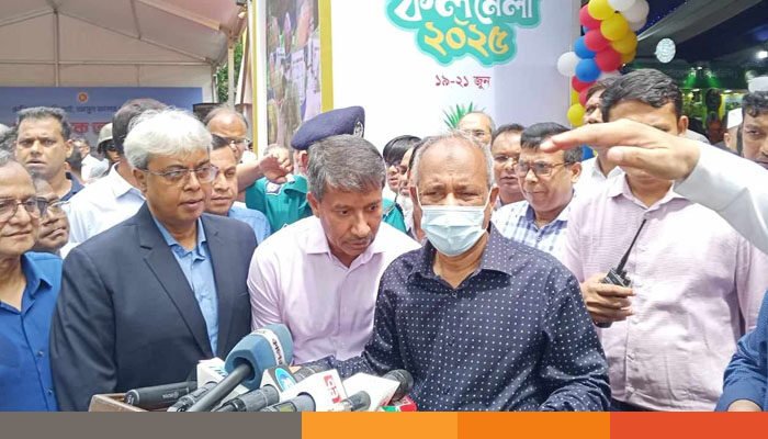 দেশি ফল খেলে বৈদেশিক মুদ্রার সাশ্রয় হবে: কৃষি উপদেষ্টা