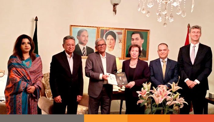 বাংলাদেশে শান্তিপূর্ণ ক্ষমতার হস্তান্তর দেখতে চায় যুক্তরাষ্ট্র: রাষ্ট্রদূত ট্রেসি