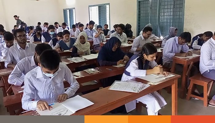 দিনাজপুর শিক্ষাবোর্ডে এইচএসসি পরীক্ষায় ছাত্রর চেয়ে ছাত্রীর সংখ্যা বেশি