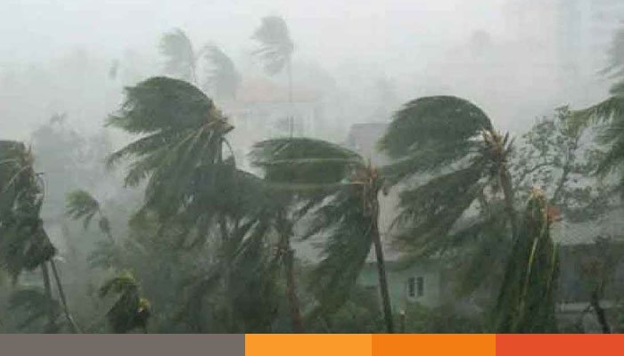 রাতের মধ্যে নয় অঞ্চলে বজ্রসহ ঝড়ের আভাস