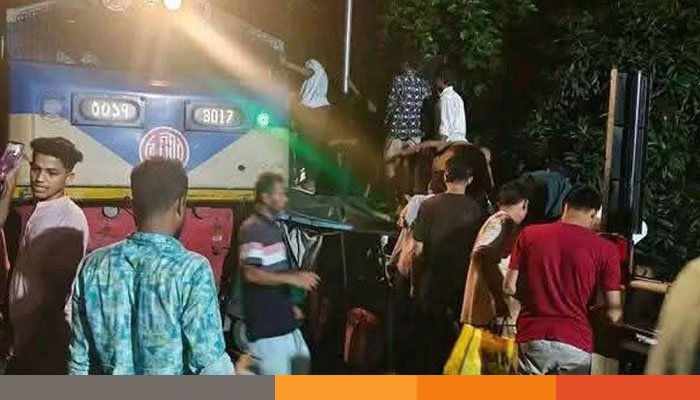 কালুরঘাট সেতুতে দুর্ঘটনা: বরখাস্ত ৪ রেলকর্মী, তদন্ত কমিটি গঠন