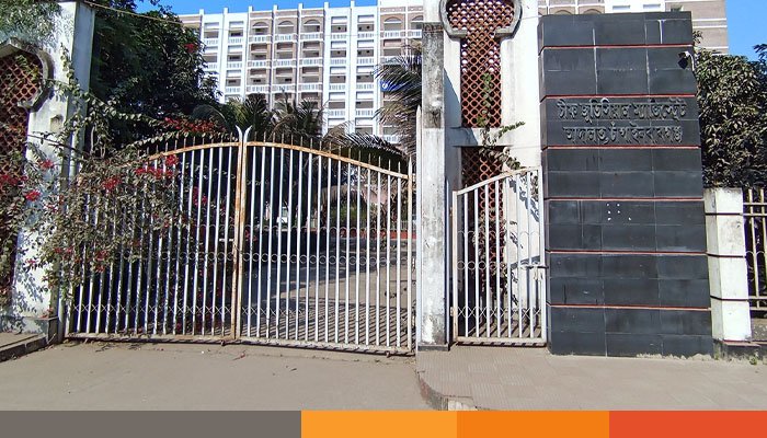 চাঁপাইনবাবগঞ্জে দশ মাসেও উদ্ধার হয়নি লুট হওয়া ৭০ অস্ত্র গুলি চাঁপাইনবাবগঞ্জে দশ মাসেও উদ্ধার হয়নি লুট হওয়া ৭০ অস্ত্র গুলি