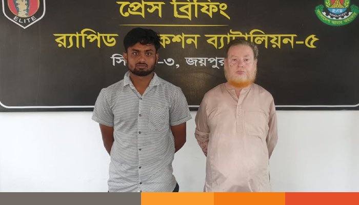 জয়পুরহাটে প্লাস্টিকের বস্তায় লুকানো বিষ্ণু মূর্তি উদ্ধার, গ্রেপ্তার ২