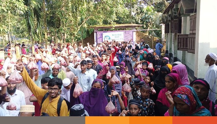 লালমনিরহাটে গরীব-অসহায় পরিবারগুলোর মাঝে গরুর মাংস বিতরণ লালমনিরহাটে গরীব-অসহায় পরিবারগুলোর মাঝে গরুর মাংস বিতরণ