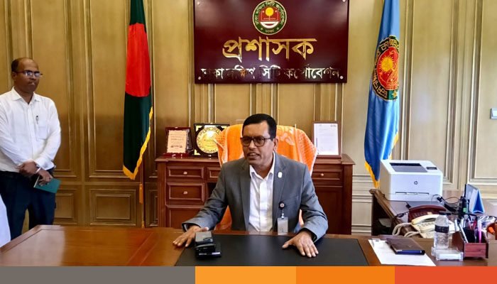 ৪৩ দিন পর নগর ভবনে ডিএসসিসির প্রশাসক, সবধরনের সেবা চালুর ঘোষণা