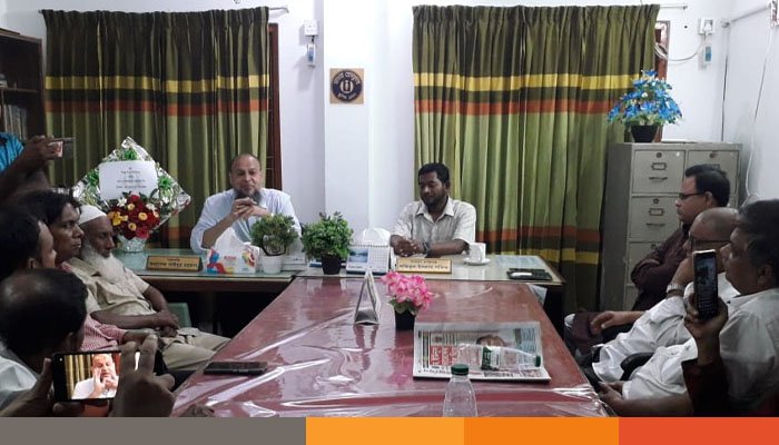 চামড়া সংরক্ষণের জন্য ফ্রিতে বিশ কোটি টাকার লবণ দিয়েছে সরকার চামড়া সংরক্ষণের জন্য ফ্রিতে বিশ কোটি টাকার লবণ দিয়েছে সরকার