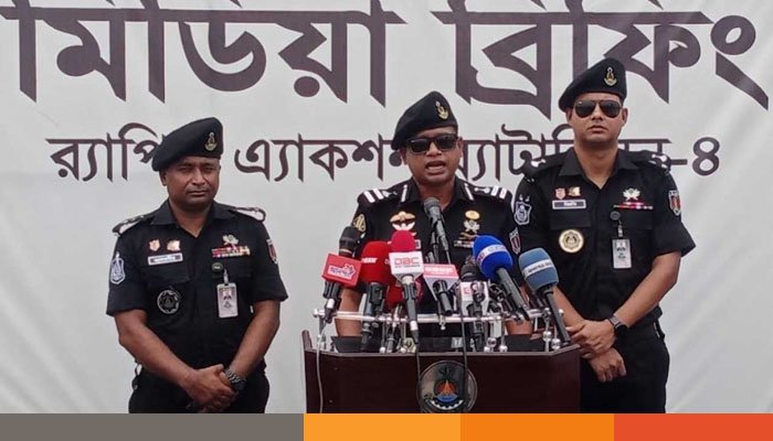 ঢাকায় বেড়েছে গোয়েন্দা নজরদারি, মাঠ পর্যায়ে কাজ করছে আইনশৃঙ্খলা বাহিনী