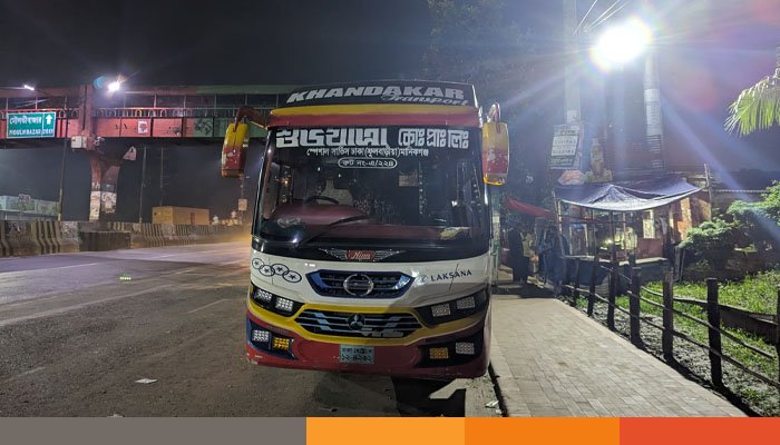 জাবির নারী শিক্ষার্থীকে বাসে হেনস্তার অভিযোগ জাবির নারী শিক্ষার্থীকে বাসে হেনস্তার অভিযোগ