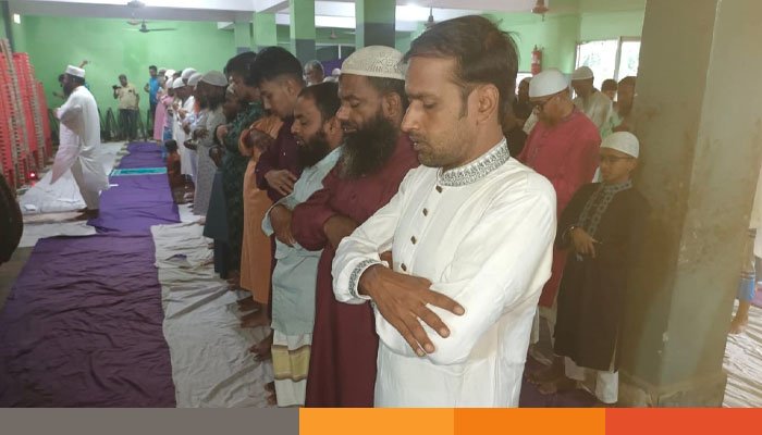 দিনাজপুরে সৌদির সাথে মিল রেখে ঈদুল আযহার নামাজ অনুষ্ঠিত