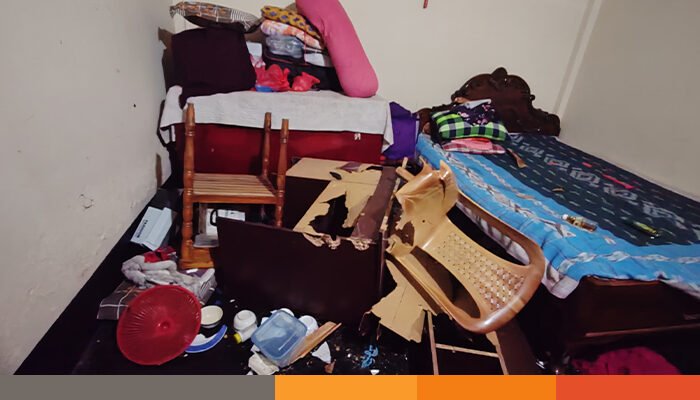 সার্চ কমিটির বৈঠক নিয়ে বিএনপির দুই পক্ষের গুলাগুলি, ভাঙচুর-লুটপাট সার্চ কমিটির বৈঠক নিয়ে বিএনপির দুই পক্ষের গুলাগুলি, ভাঙচুর-লুটপাট