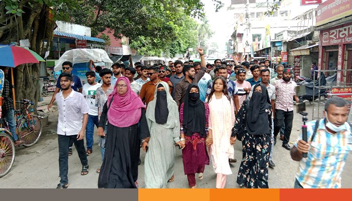 মাগুরায় গণঅভ্যুত্থানে নিহতের ঘটনায় আসামিদের দ্রুত গ্রেফতার ও বিচার দাবিতে বিক্ষোভ