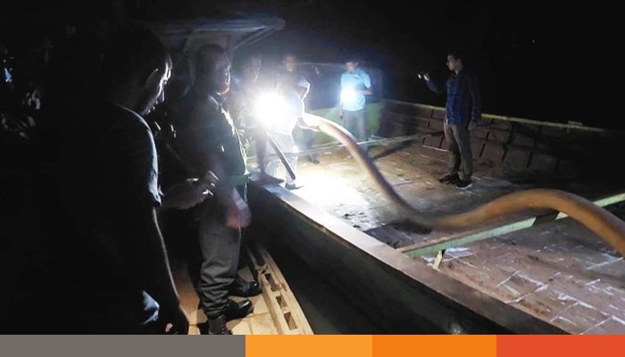 নেত্রকোনার দুর্গাপুরে অবৈধ বালু উত্তোলন ঠেকাতে যৌথ অভিযান