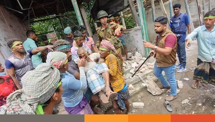 কমলনগরে উচ্ছেদ অভিযানে ইটের দেয়াল ধসে আহত ৩ শ্রমিক
