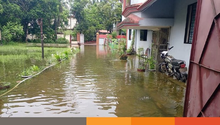 ভারি বৃষ্টিতে ফের তলিয়ে গেছে নোয়াখালী শহর