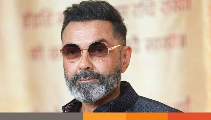 আমাকে লাথি মেরে বের করে সিনেমায় শাহিদ কাপুরকে নিল’ আমাকে লাথি মেরে বের করে সিনেমায় শাহিদ কাপুরকে নিল’