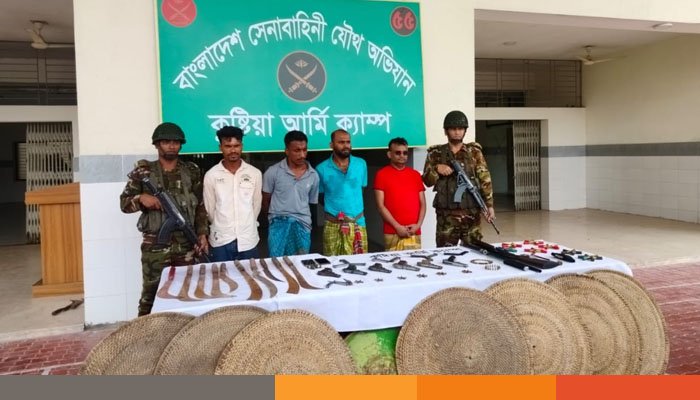 কুষ্টিয়ার চরমপন্থি নেতা লিপটন তিন সহ‌যোগিসহ আটক,বিপুল প‌রিমাণ অস্ত্র ও গু‌লি জব্দ