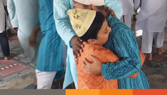 নারায়ণগঞ্জের ফতুল্লায় সৌদির সাথে মিল রেখে ঈদ উদযাপন