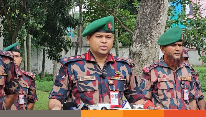 পুশইন এবং চামড়া পাচাররোধে যশোর সীমান্তে বিজিবি সতর্কাবস্থায় পুশইন এবং চামড়া পাচাররোধে যশোর সীমান্তে বিজিবি সতর্কাবস্থায়