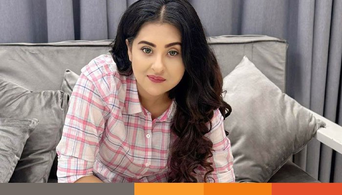 ভবিষ্যতে কার কাছে থাকতে চান বুবলী?