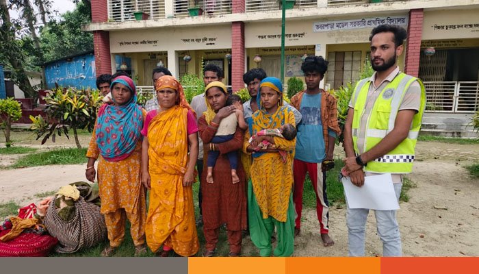 মেহেরপুরে নারী-শিশুসহ ১২ জনকে ঠেলে দিল বিএসএফ মেহেরপুরে নারী-শিশুসহ ১২ জনকে ঠেলে দিল বিএসএফ