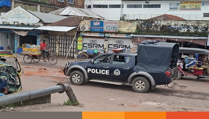 গোপালগঞ্জে যৌথ বাহিনীর অভিযানে আটক ২০ গোপালগঞ্জে যৌথ বাহিনীর অভিযানে আটক ২০