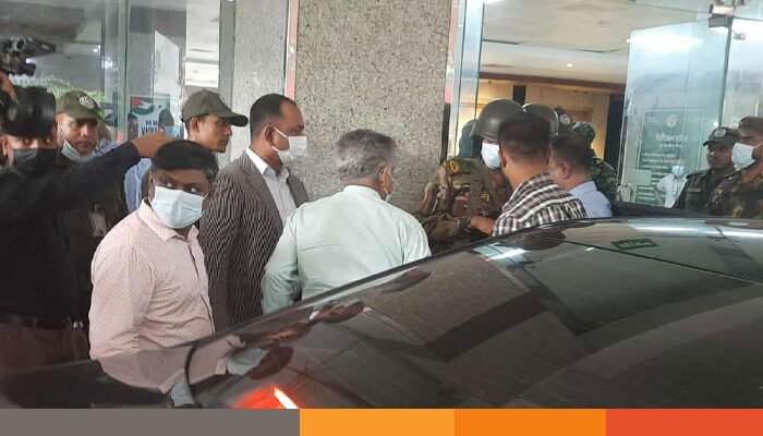 বিমান দুর্ঘটনায় আহতদের দেখতে বার্ন ইনস্টিটিউটে নৌপরিবহন উপদেষ্টা বিমান দুর্ঘটনায় আহতদের দেখতে বার্ন ইনস্টিটিউটে নৌপরিবহন উপদেষ্টা