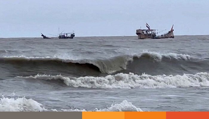 14 বঙ্গোপসাগরে ট্রলার ডুবিতে নিখোঁজ ৬