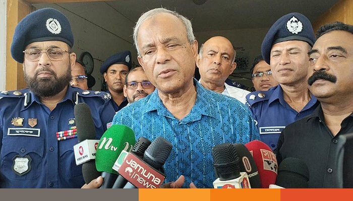 আইনি প্রক্রিয়া মেনেই আসিফ অস্ত্রের লাইসেন্স পেয়েছেন: স্বরাষ্ট্র উপদেষ্টা আইনি প্রক্রিয়া মেনেই আসিফ অস্ত্রের লাইসেন্স পেয়েছেন: স্বরাষ্ট্র উপদেষ্টা