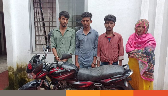 মহেশপুরে ব্যবসায়ীকে মারধর করে মোটরসাইকেল ছিনতাই, আটক ৪