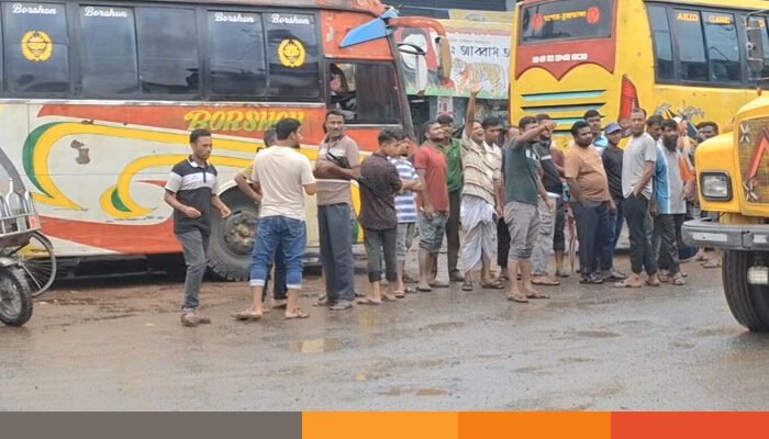 ঝিনাইদহের কালীগঞ্জে পাঁচ দিন বন্ধ বাস সার্ভিস, যাত্রী-শ্রমিকদের ভোগান্তি