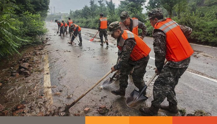 বেইজিংয়ে টানা ভারী বৃষ্টিপাত ও ভয়াবহ বন্যায় নিহতঅন্তত ৩০