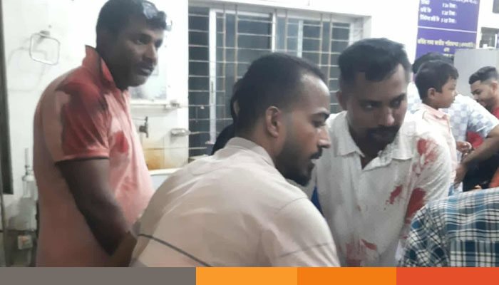 ঘরে ঢুকে আ.লীগ নেতার মাকে কুপিয়ে স্বর্ণালংকার লুট ঘরে ঢুকে আ.লীগ নেতার মাকে কুপিয়ে স্বর্ণালংকার লুট