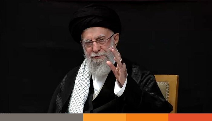 ইসরায়েলের সঙ্গে যুদ্ধের পর প্রথমবারের মতো জনসম্মুখে খামেনি ইসরায়েলের সঙ্গে যুদ্ধের পর প্রথমবারের মতো জনসম্মুখে খামেনি