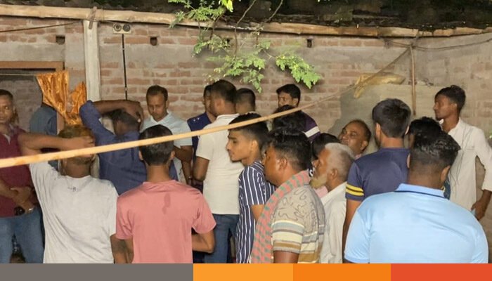 চাঁপাইনবাবগঞ্জে মাকে মারধর করায় যুবককে পিটিয়ে হত্যা