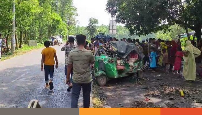 গাজীপুরে কাভার্ডভ্যান-অটোরকিশা সংঘর্ষে নিহত ৪