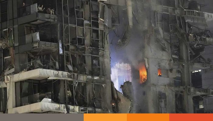 গাংনীতে ককটেল ফাটিয়ে গণ ডাকাতি