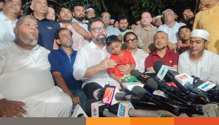 মেসিখ্যাত চাঁদপুরের পিচ্চি সোহানের দায়িত্ব নিচ্ছে বিএনপি-ফুটবলার আমিনুল হক মেসিখ্যাত চাঁদপুরের পিচ্চি সোহানের দায়িত্ব নিচ্ছে বিএনপি-ফুটবলার আমিনুল হক