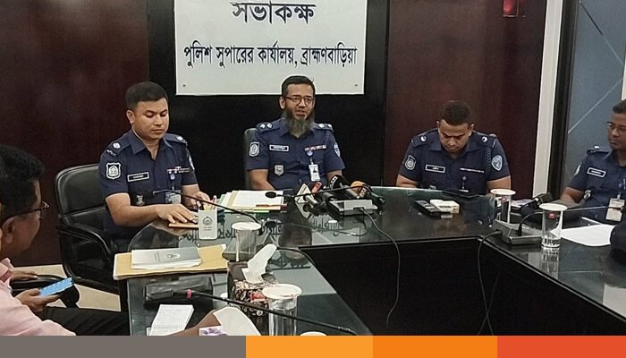 নিয়োগ প্রক্রিয়া শুরু হলে পুলিশের সাথে ছবি দেখায় প্রতারকরা: এসপি