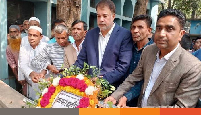 প্রয়াত স্বরাষ্ট্র মন্ত্রী আব্দুল মতিন চৌধুরীর কবরে বিএনপি'র নেতা কর্মীদের শ্রদ্ধা