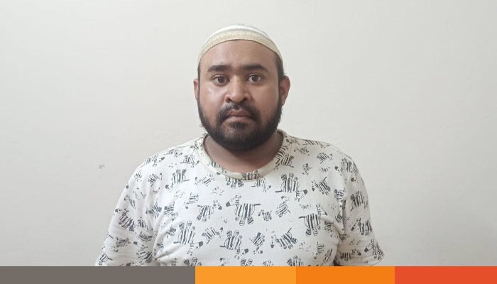 জয়পুরহাটে ভুয়া ভাউচার দিয়ে সার উত্তোলনের চেষ্টা, ডিলার পুত্র গ্রেপ্তার জয়পুরহাটে ভুয়া ভাউচার দিয়ে সার উত্তোলনের চেষ্টা, ডিলার পুত্র গ্রেপ্তার