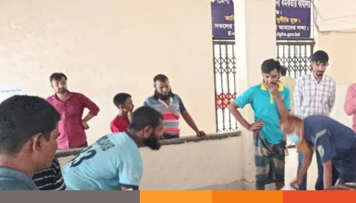 মুন্সীগঞ্জের গজারিয়ায় অজ্ঞাত গাড়ির ধাক্কায় পুলিশ সদস্য নিহত