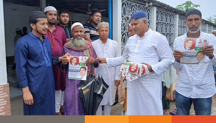 রাষ্ট্র কাঠামোর ৩১ দফার প্রচারপত্র বিলি করলেন দুলাল হোসেন