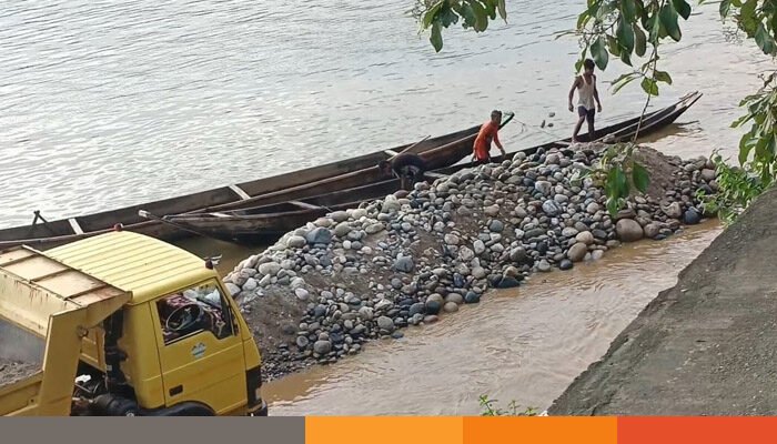 জাফলংয়ে পাথর লুটের ঘটনায় ১৫০ জনকে অজ্ঞাতনামা আসামি করে মামলা