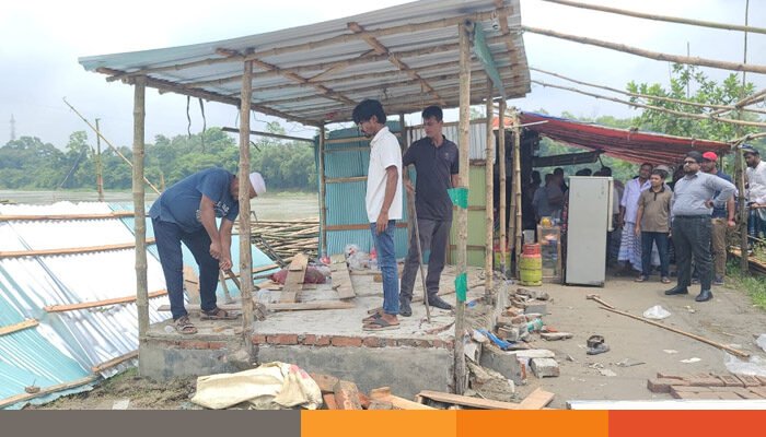 শ্রীপুরে শীতলক্ষ্যার তীর গড়ে উঠা অবৈধ স্থাপনা উচ্ছেদ করলো প্রশাসন